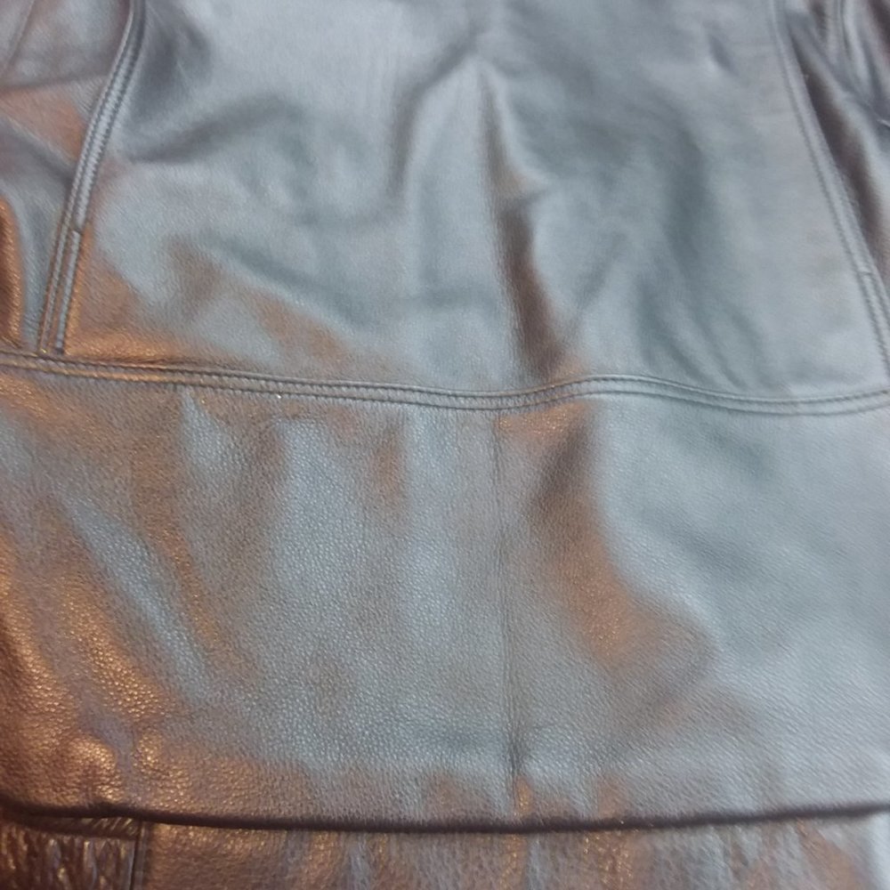 Ladies Leather Jacket - Picture 4 of 7